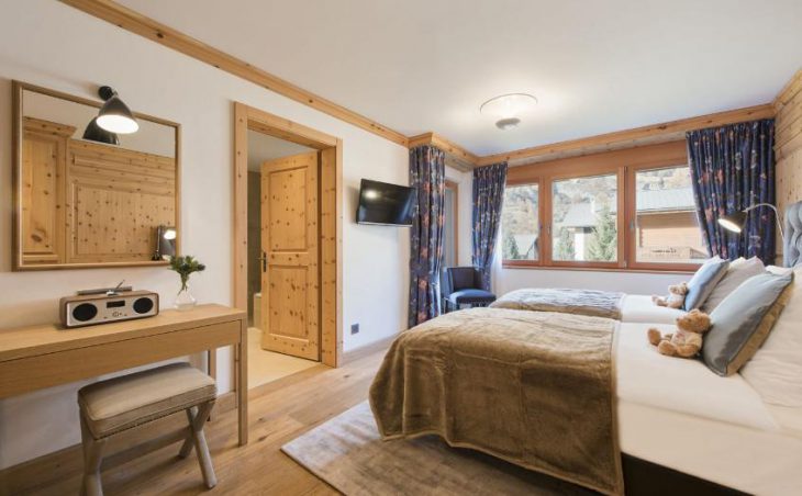 Chalet Alex, Zermatt, Double Bedroom